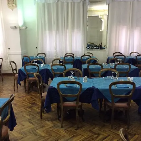 酒店 Nuovo Suisse 3*